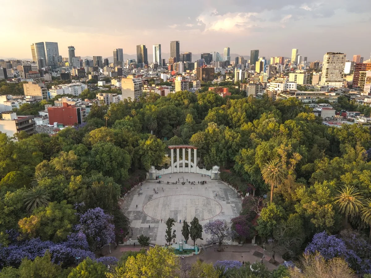Vista aérea del Parque México y el Foro Lindbergh, Condesa, Ciudad de México